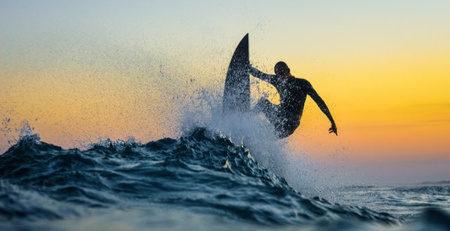 Mastering the Art of Reading the Ocean: Essential Skills for Surfers